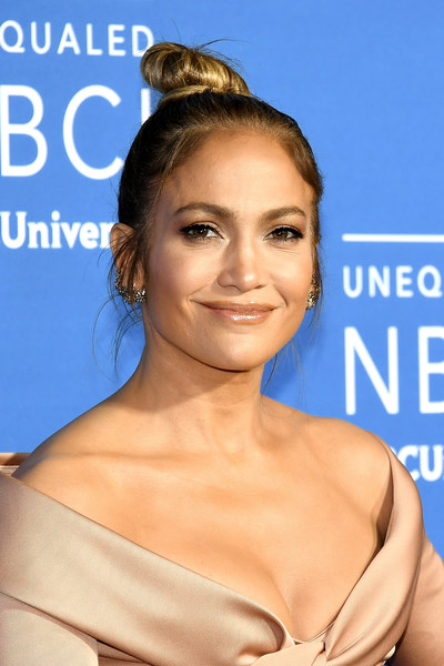 Jennifer Lopez Hair Knot